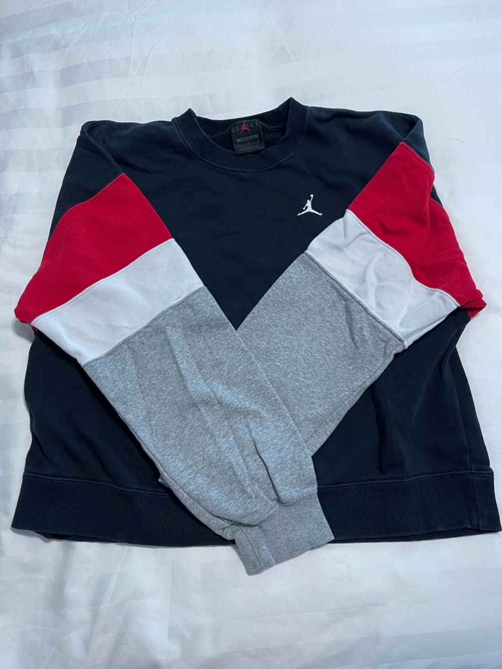 Jordan Women's Colorblock Crewneck Sweatshirt - Black/Gray/Red